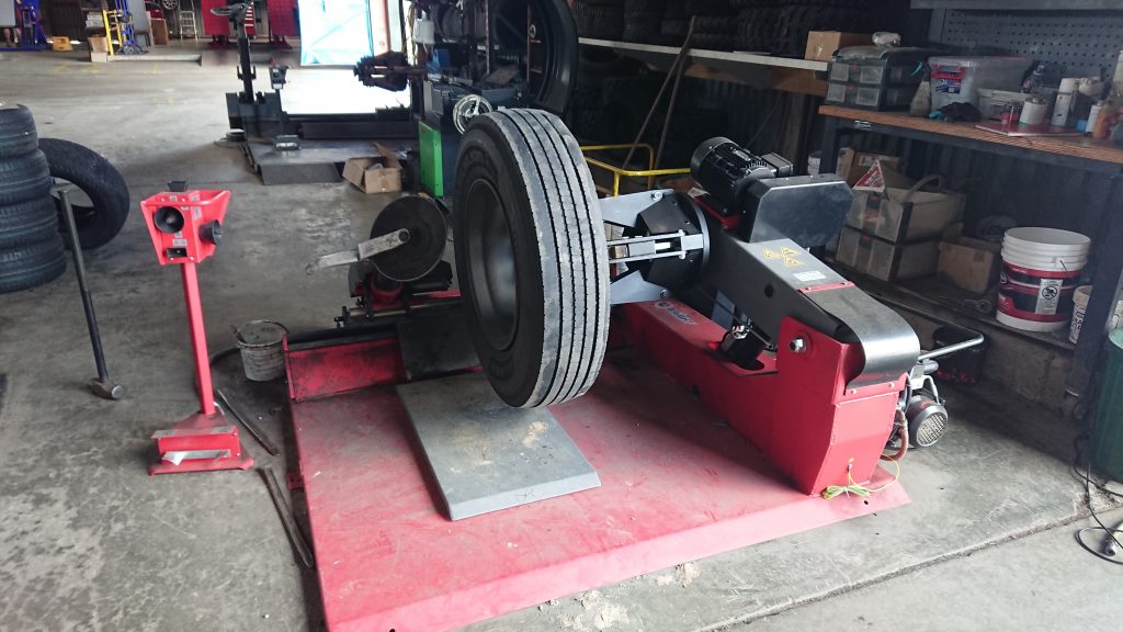 Heavy Duty Truck Tyre Changer Bright LC590