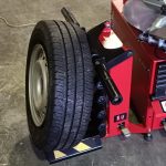 Q142 pneumatic wheel lift