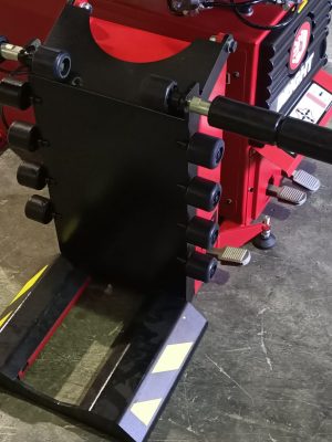 Q142 pneumatic wheel lift