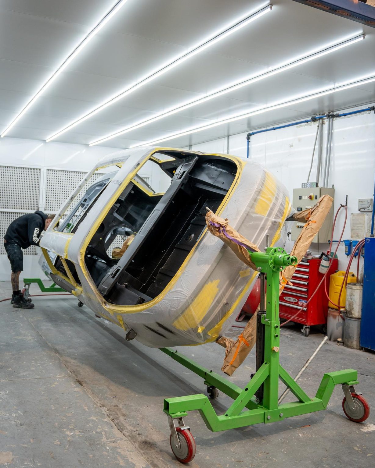 2000kg Car Rotisserie- Gear Driven Handle Rotation - Autohoist Australia